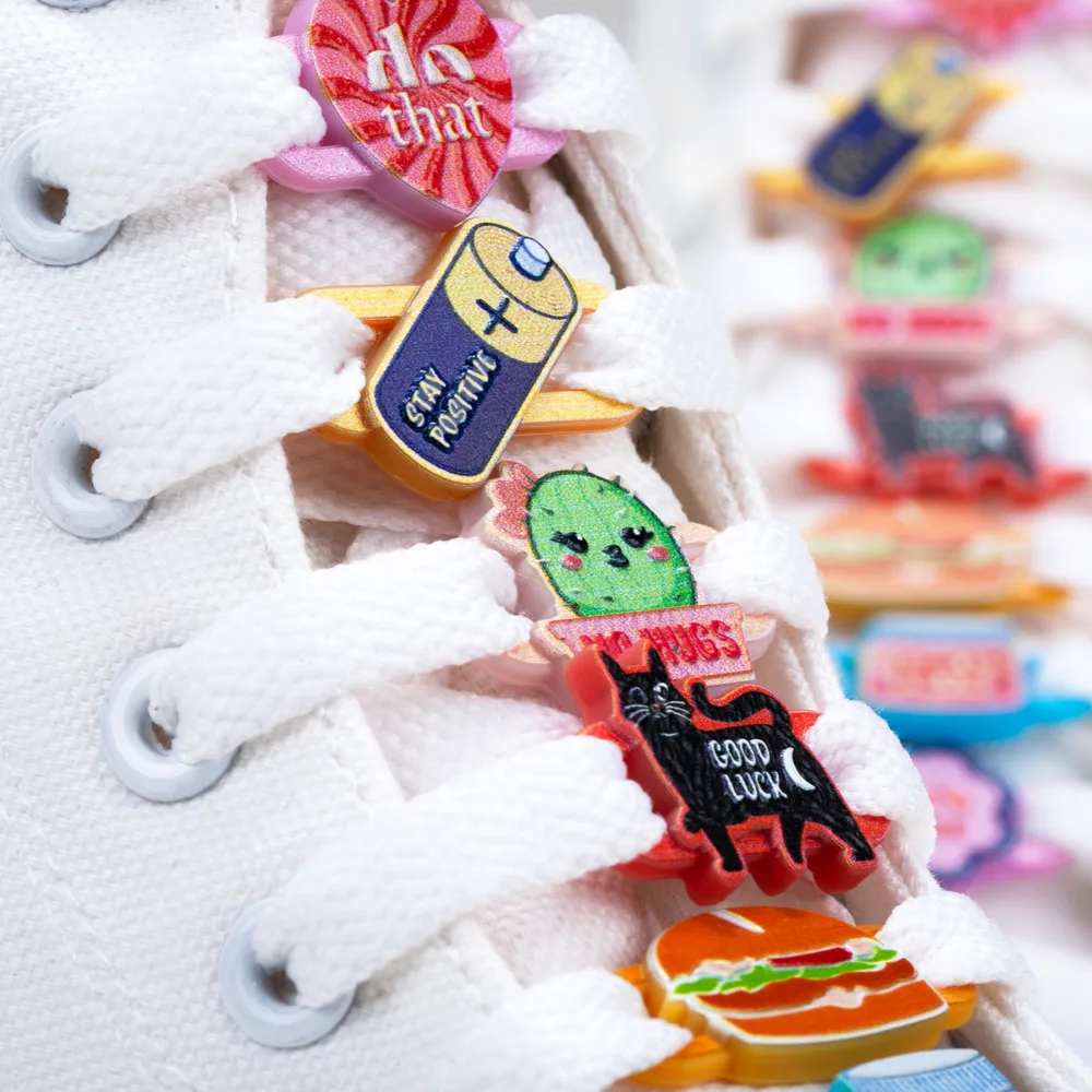 Dothat lace charms – colourful 3D charms on a white shoe